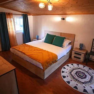 Grandpa House-attic App 4 Apartment